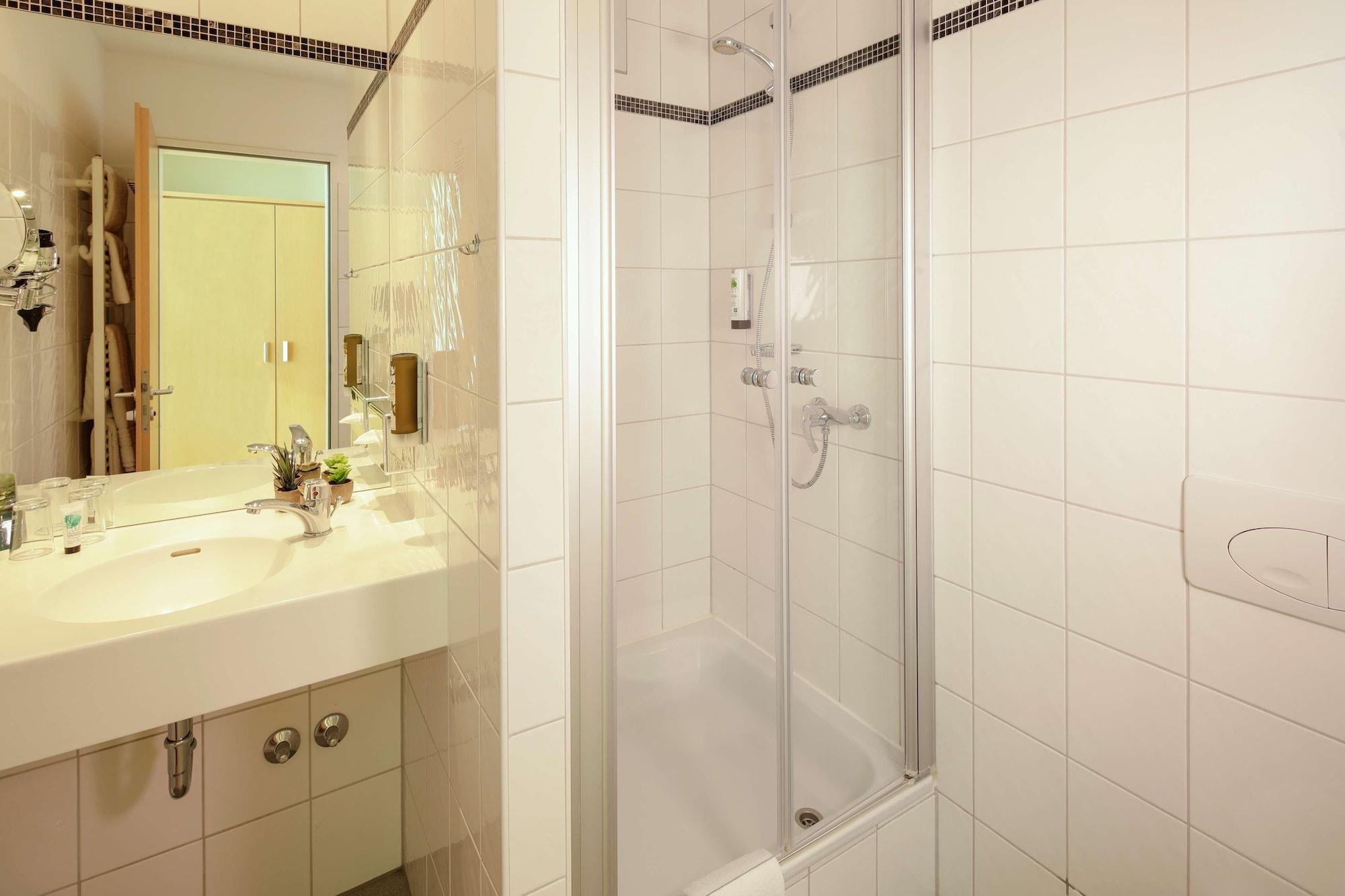 Hotel Airporthotel Berlin-adlershof 3*